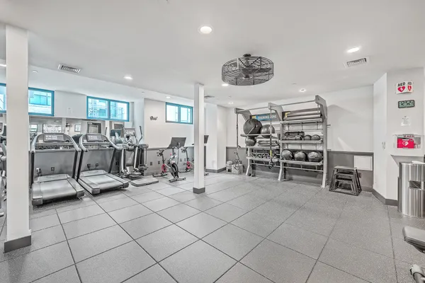 $5,300 | 5 Gadsdenboro Street, Unit 511, Charleston, SC 29401