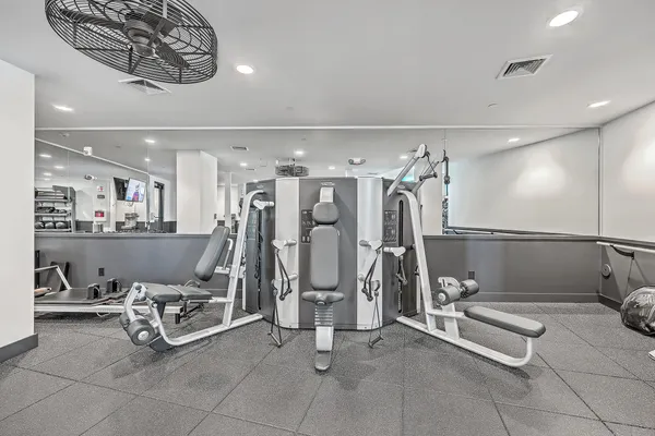 $5,300 | 5 Gadsdenboro Street, Unit 511, Charleston, SC 29401