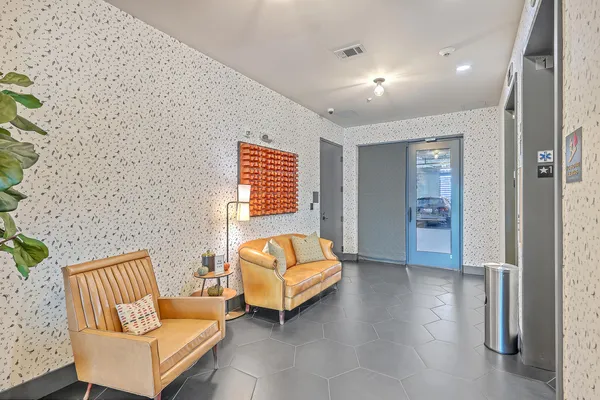 $5,300 | 5 Gadsdenboro Street, Unit 511, Charleston, SC 29401