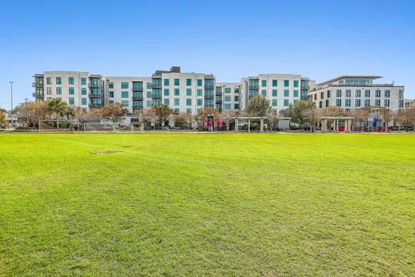 $5,300 | 5 Gadsdenboro Street, Unit 511, Charleston, SC 29401