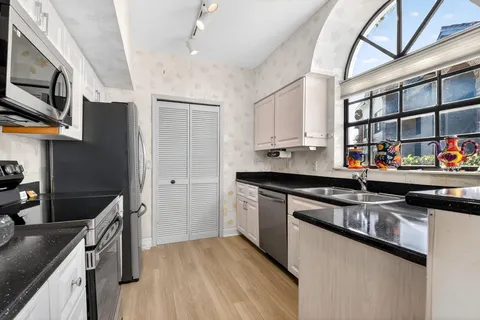 $149,900 | 8065 Aberdeen Drive, Unit 101, Boynton Beach, FL 33472