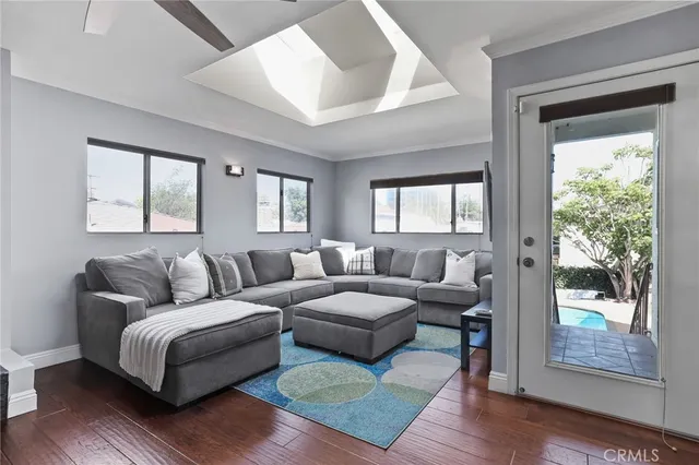 $1,499,000 | 3640 Pine Avenue, Long Beach, CA 90807