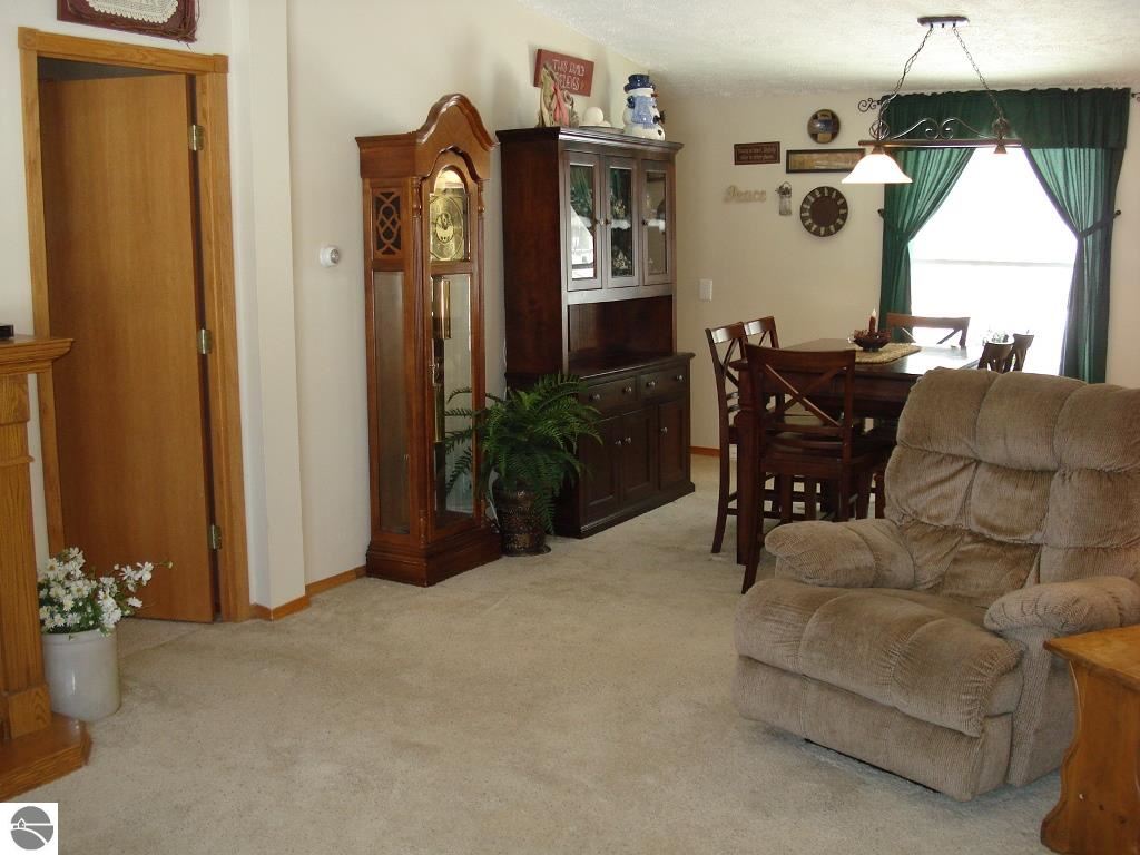 6504 South Curtis Road Mount Pleasant, MI 48858 - Photo 7 of 46 1794854-6.JPG