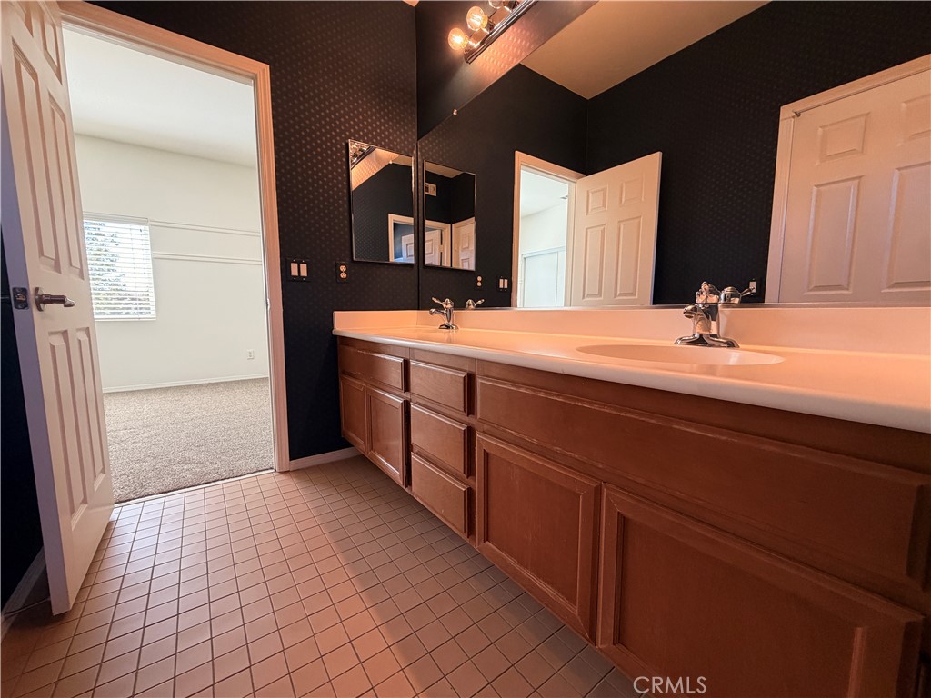 6287 Oakfield Court Riverside, CA 92504 - Photo 10 of 17 Bathroom