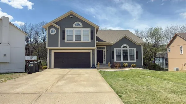 $360,000 | 14912 Pine View Drive, Grandview, MO 64030