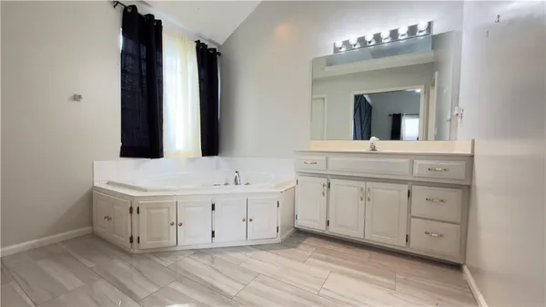 $360,000 | 14912 Pine View Drive, Grandview, MO 64030