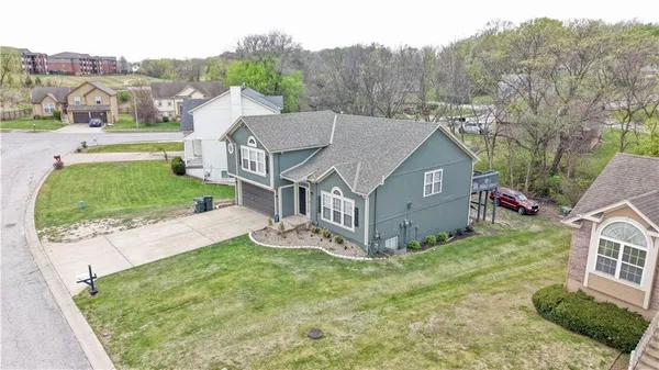 $360,000 | 14912 Pine View Drive, Grandview, MO 64030