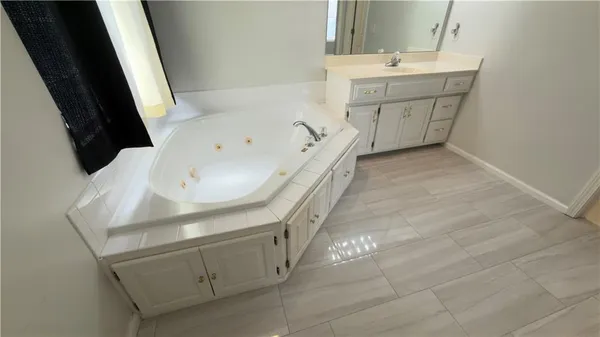 $360,000 | 14912 Pine View Drive, Grandview, MO 64030