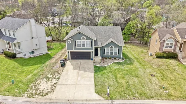 $360,000 | 14912 Pine View Drive, Grandview, MO 64030
