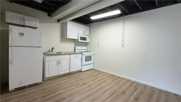 $360,000 | 14912 Pine View Drive, Grandview, MO 64030