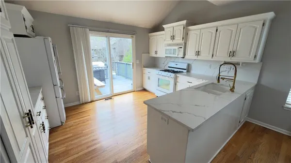 $360,000 | 14912 Pine View Drive, Grandview, MO 64030