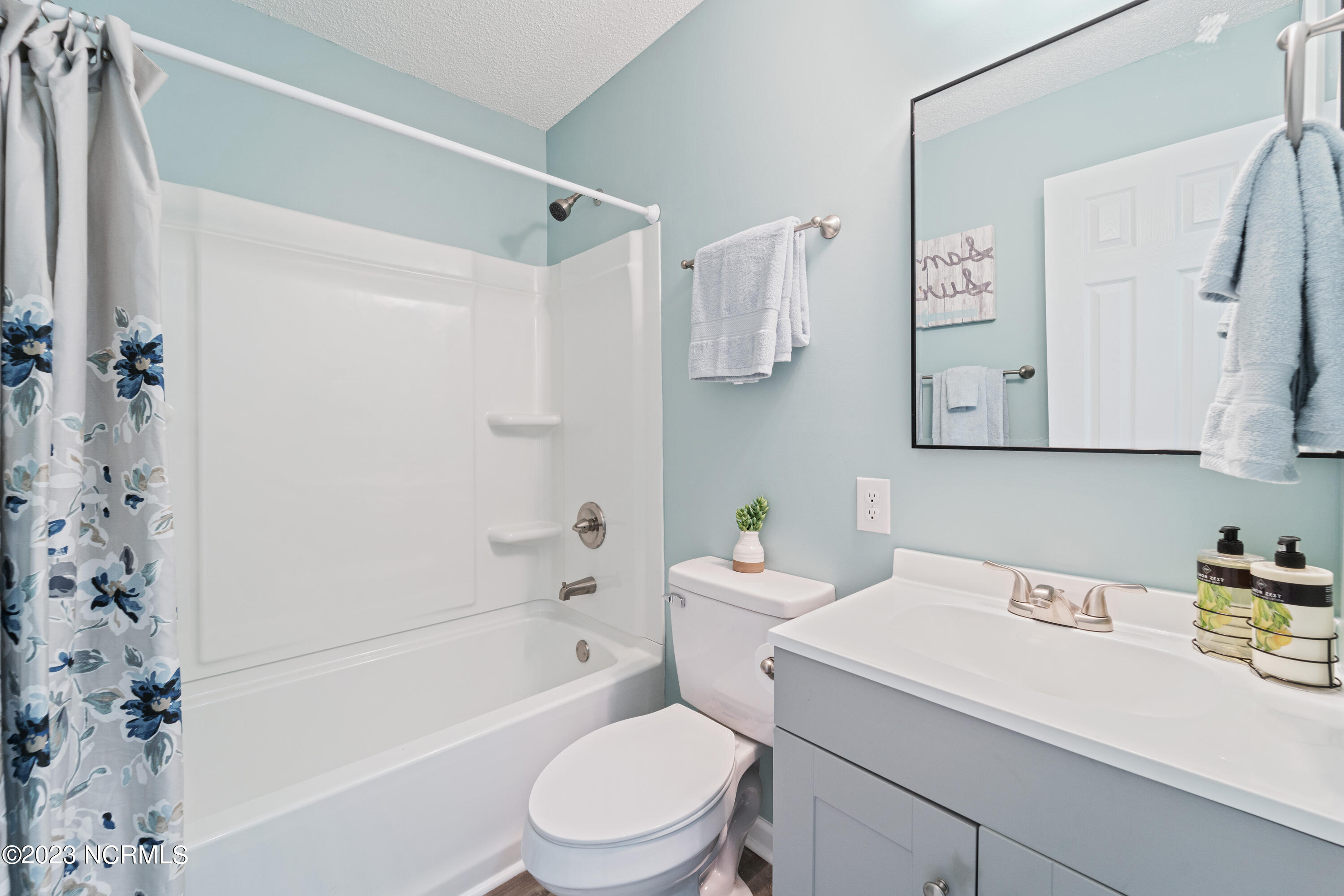 77 Crown Point Road Hubert, NC 28539 - Photo 25 of 30 Hall Bath