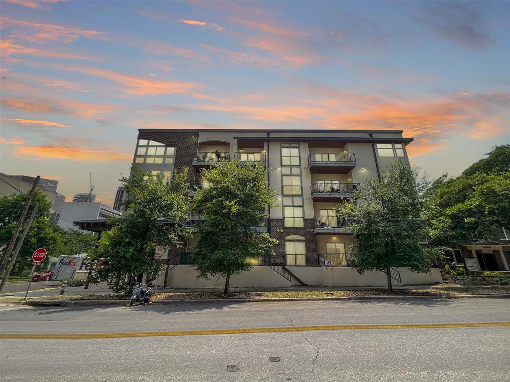 908 Nueces Street, Unit 42 Austin, TX 78701 - Photo 20 of 21 a front view of a house