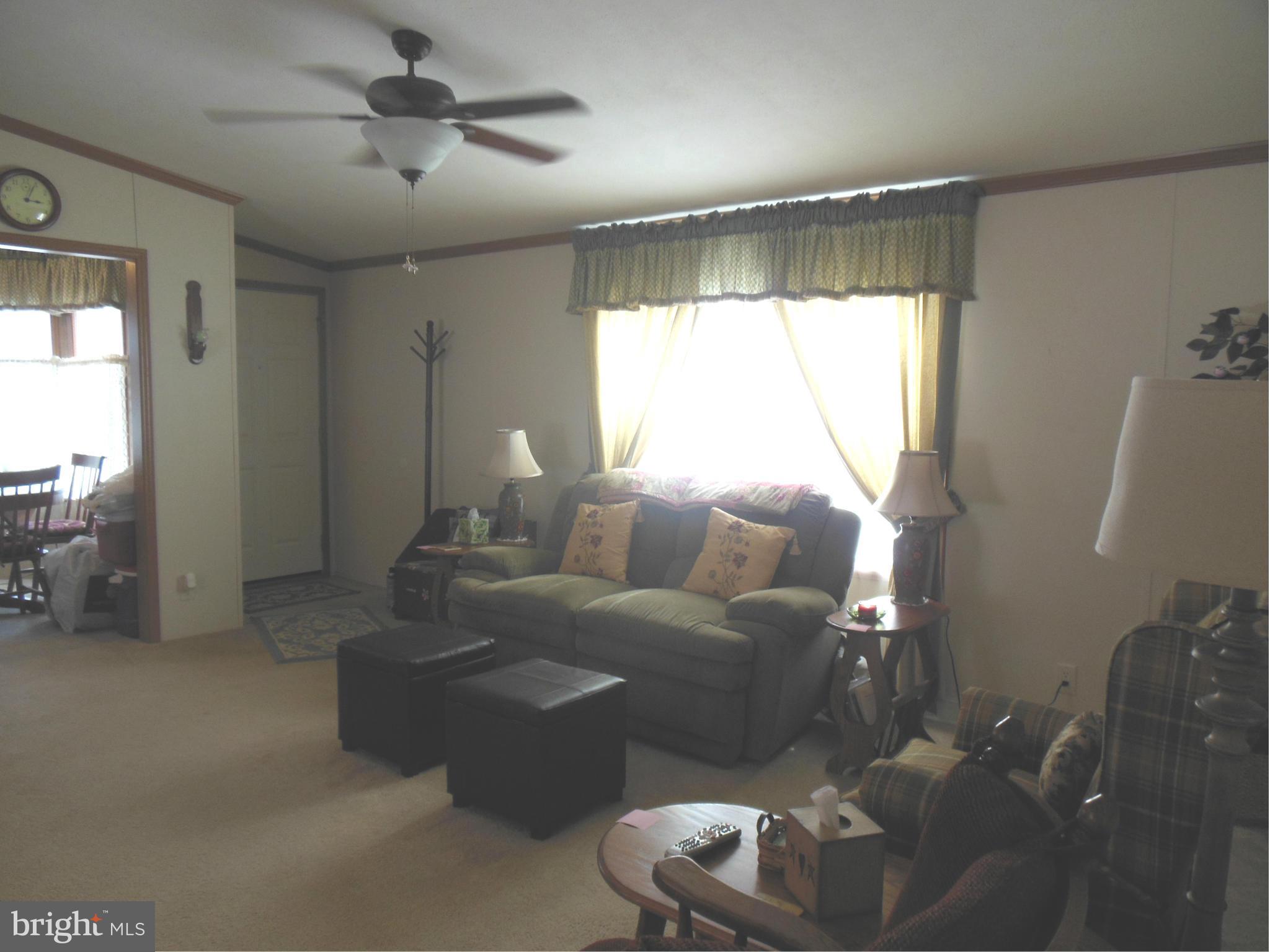 11540 Philadelphia Road, Unit 33 White Marsh, MD 21162 - Photo 6 of 10 Living Room