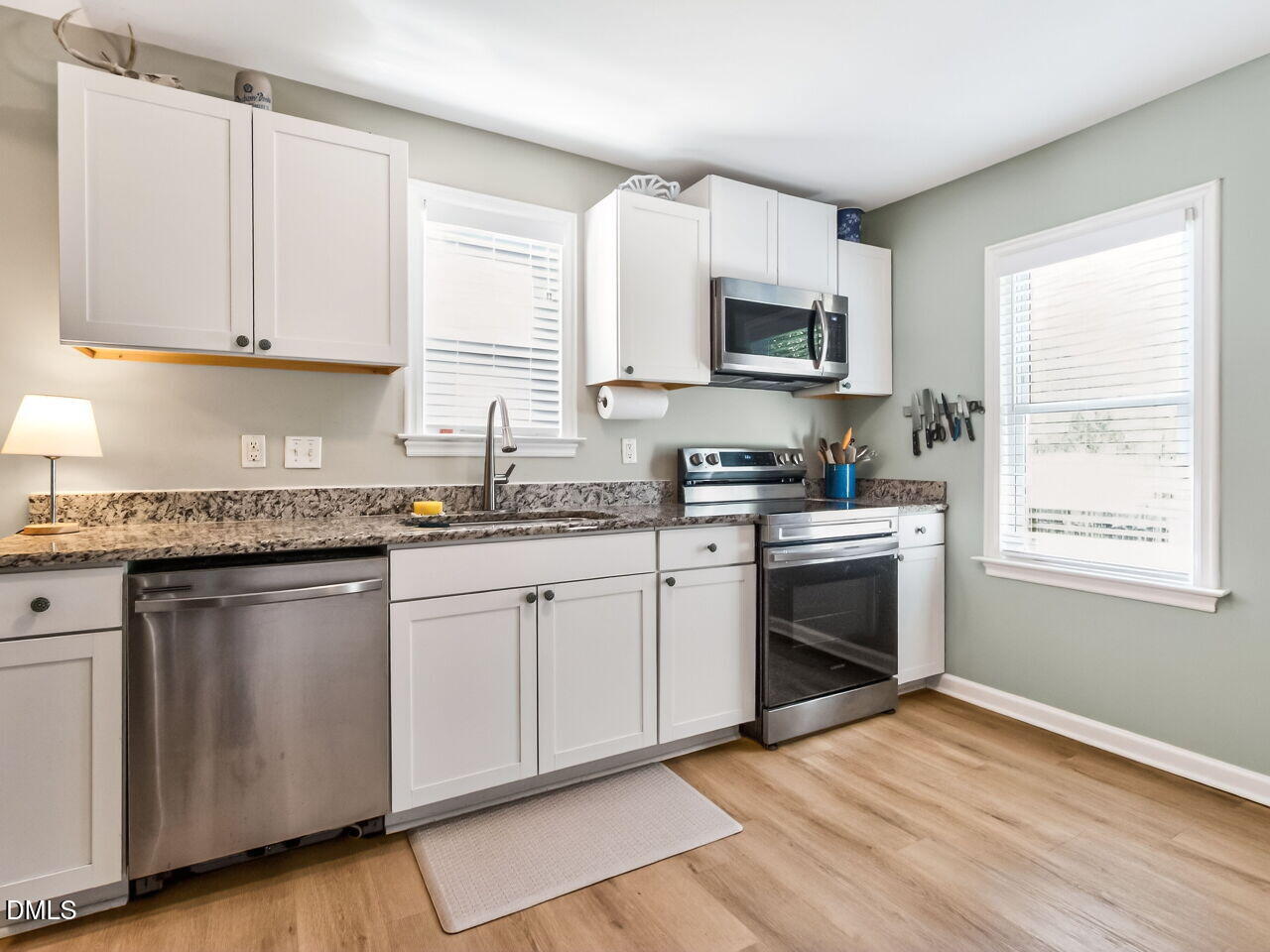 418 North Allen Road Wake Forest, NC 27587 - Photo 10 of 28 010-1280x960-kitchen