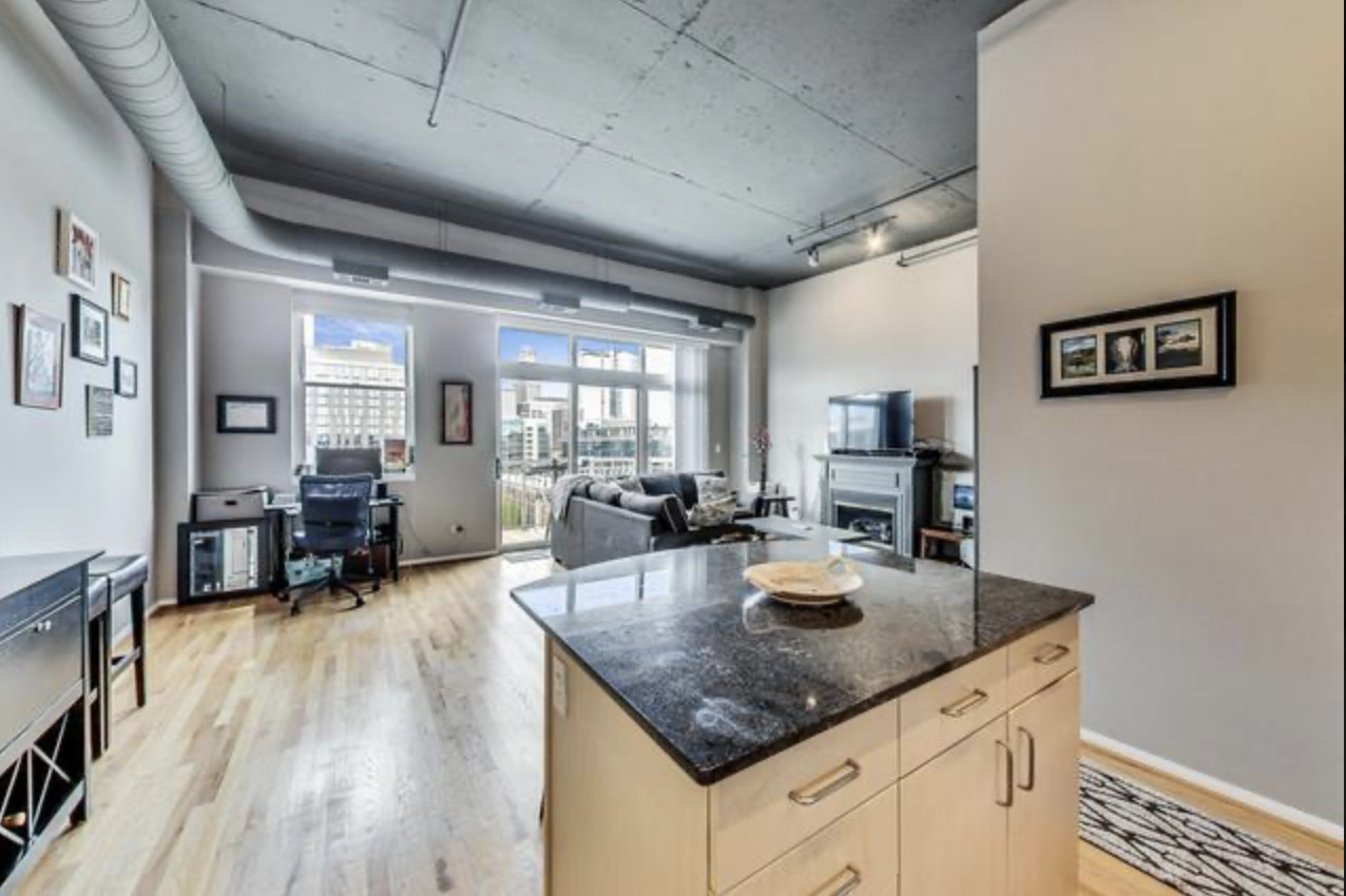 950 West Monroe Street, Unit 902 Chicago, IL 60607 - Photo 8 of 12