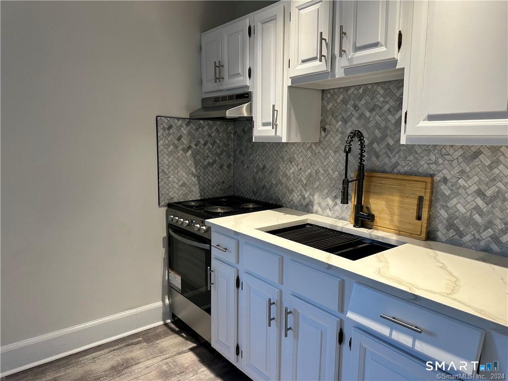 Kitchen (Alt)