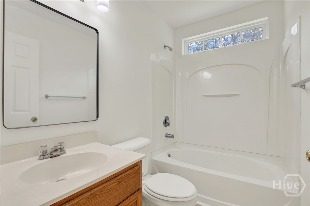 8 Hamilton Grove Drive Pooler, GA 31322 - Photo 22 of 34 Guest Hall Bath