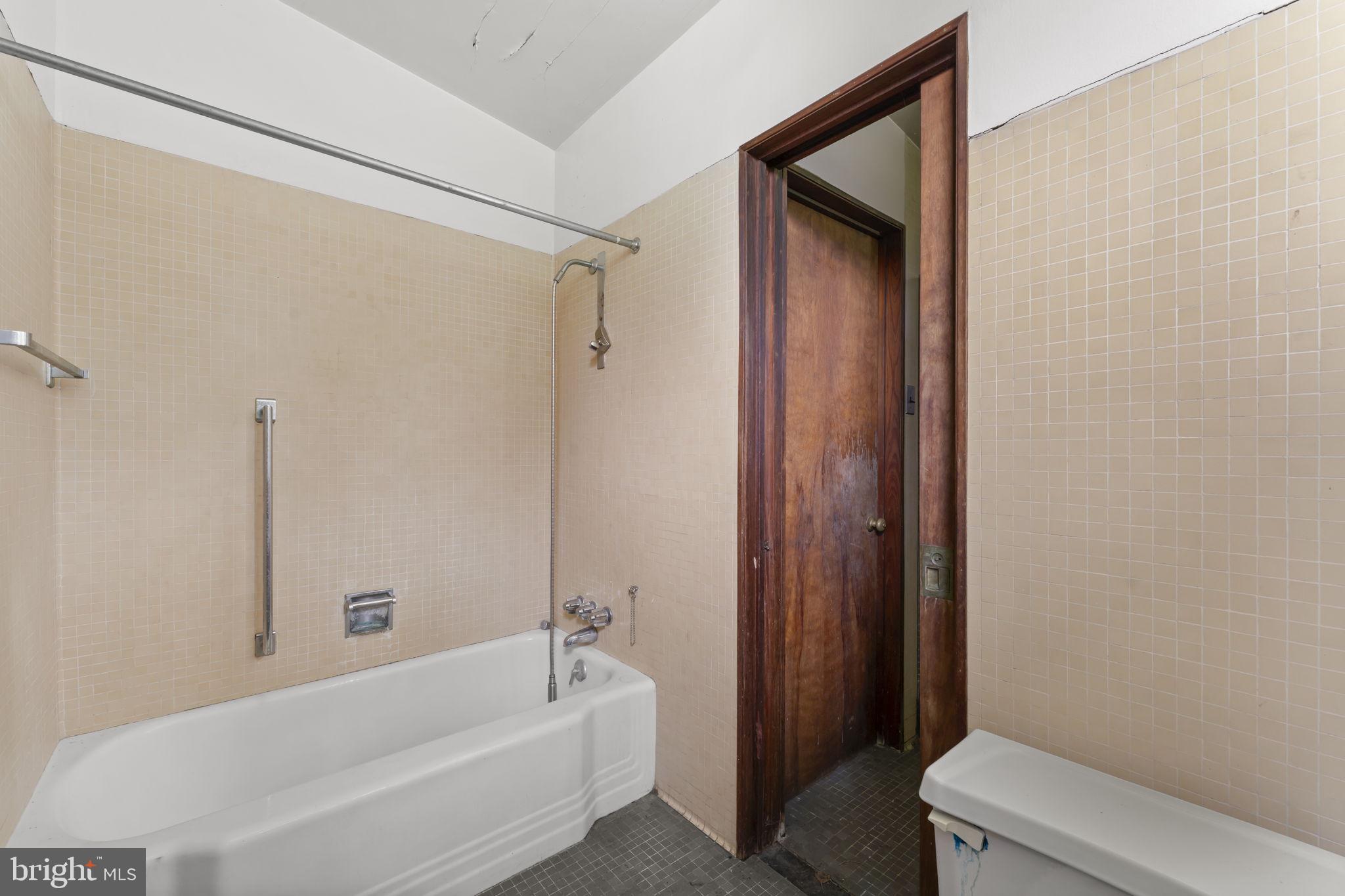 2935 Whitehall Road Norristown, PA 19403 - Photo 29 of 42