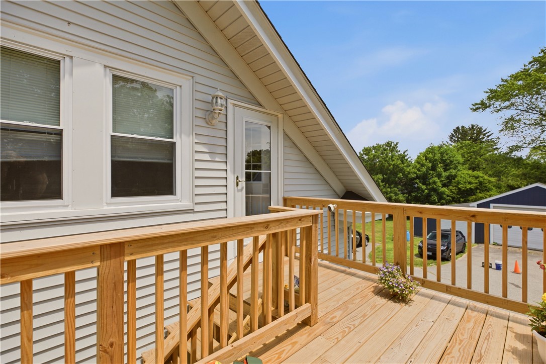21 E Road Tiverton, RI 02878 - Photo 10 of 39