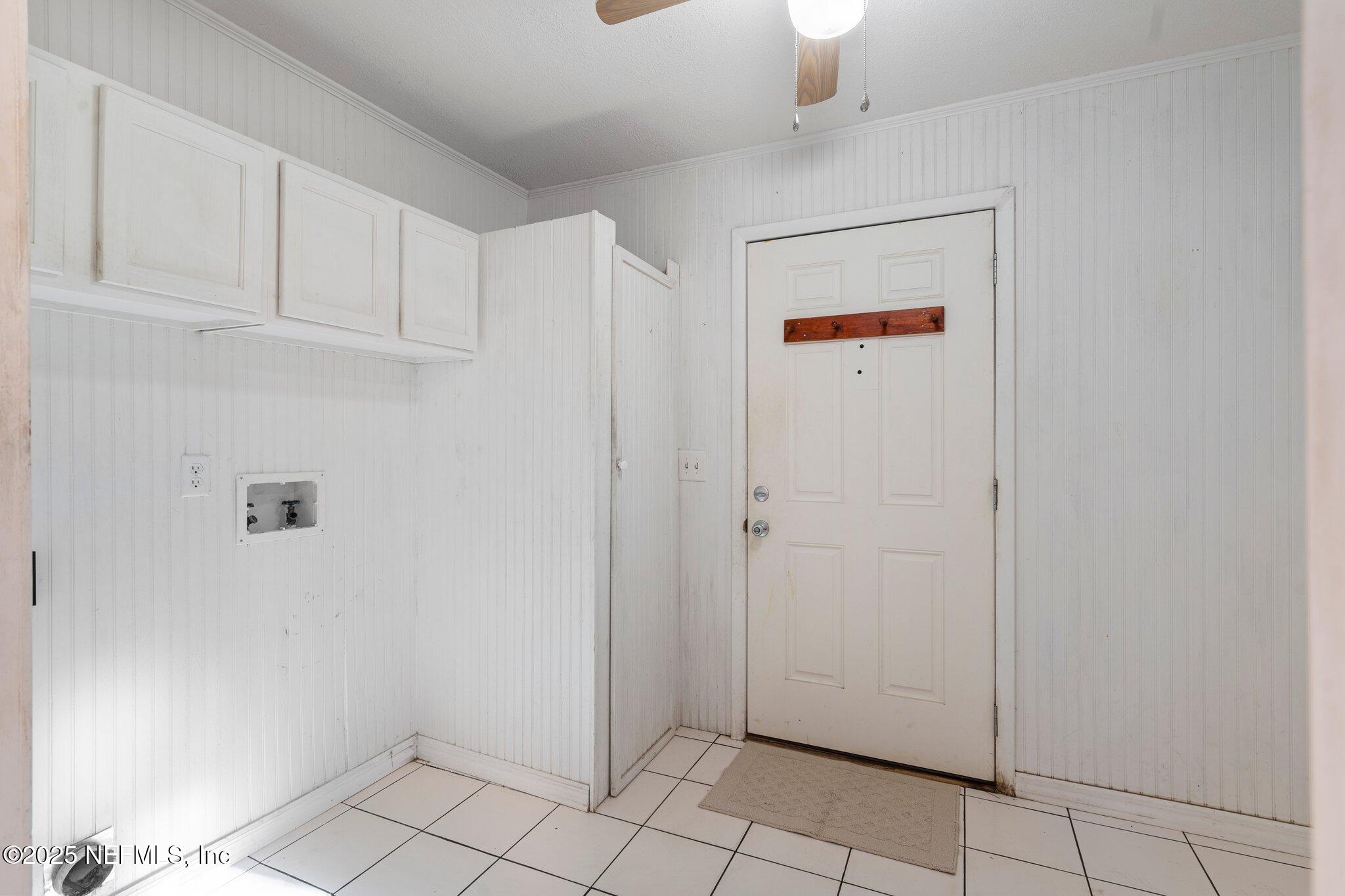 15723 Parete Road Jacksonville, FL 32218 - Photo 14 of 36 Laundry Room