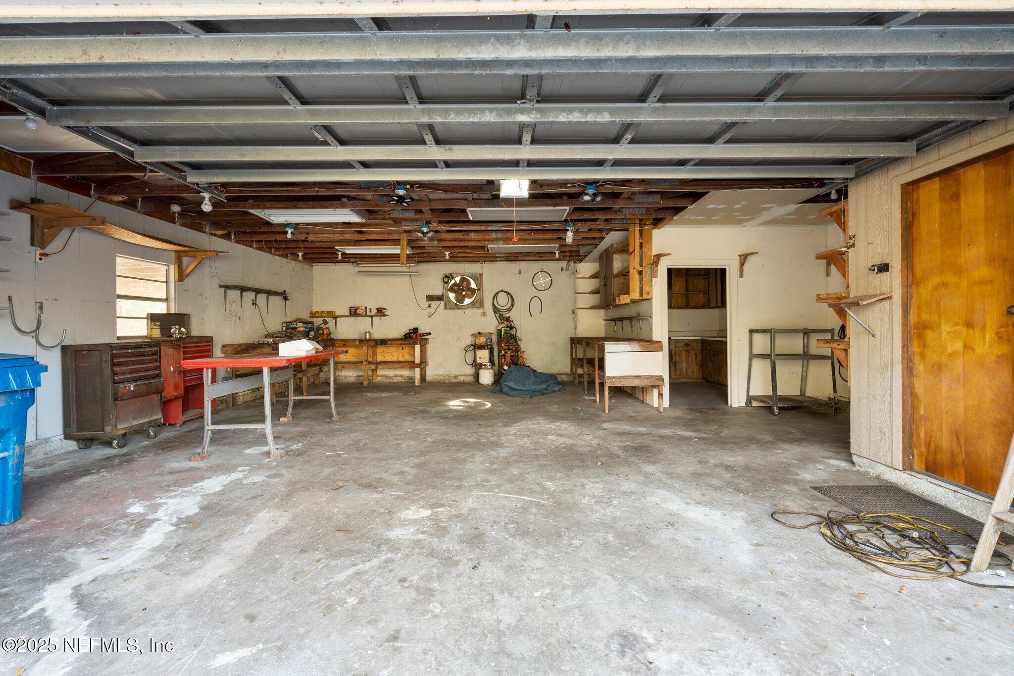 15723 Parete Road Jacksonville, FL 32218 - Photo 25 of 36 Workshop / Garage