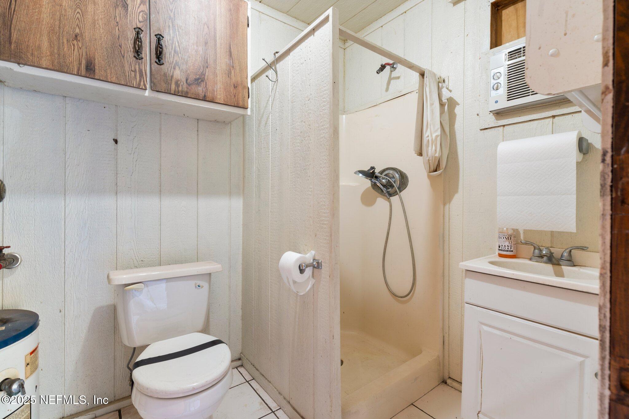 15723 Parete Road Jacksonville, FL 32218 - Photo 26 of 36 Full Bathroom in Garage