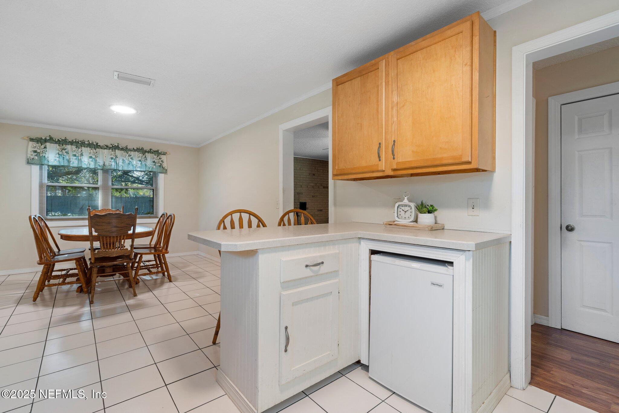 15723 Parete Road Jacksonville, FL 32218 - Photo 10 of 36 Kitchen - Drink Cooler