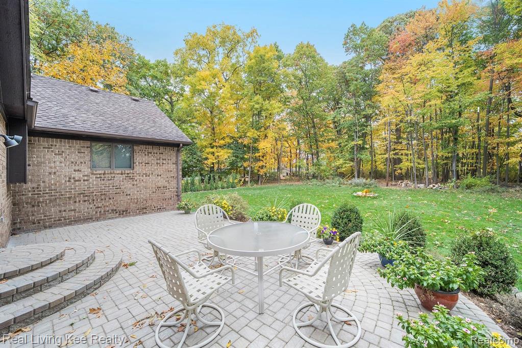 2631 Harrington Road Rochester Hills, MI 48307 - Photo 15 of 38