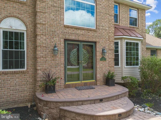 a house view with a outdoor space
