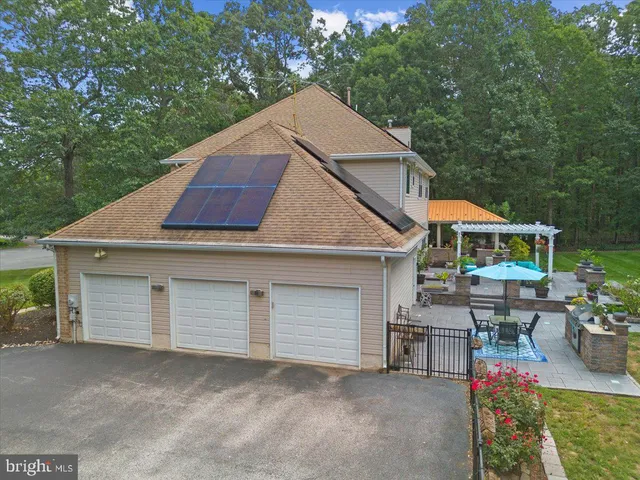 a house view with a outdoor space
