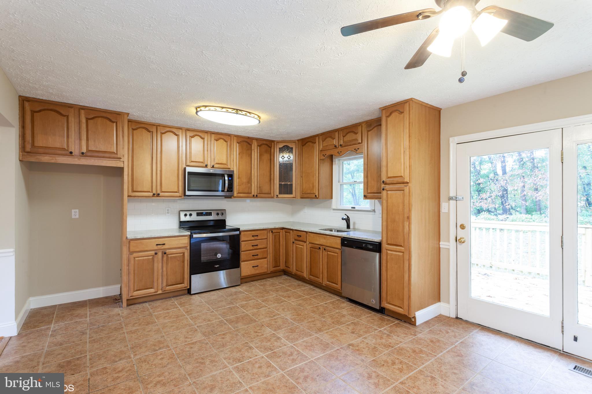 113 Susquehanna Road Delta, PA 17314 - Photo 4 of 25 Gallery Image 4