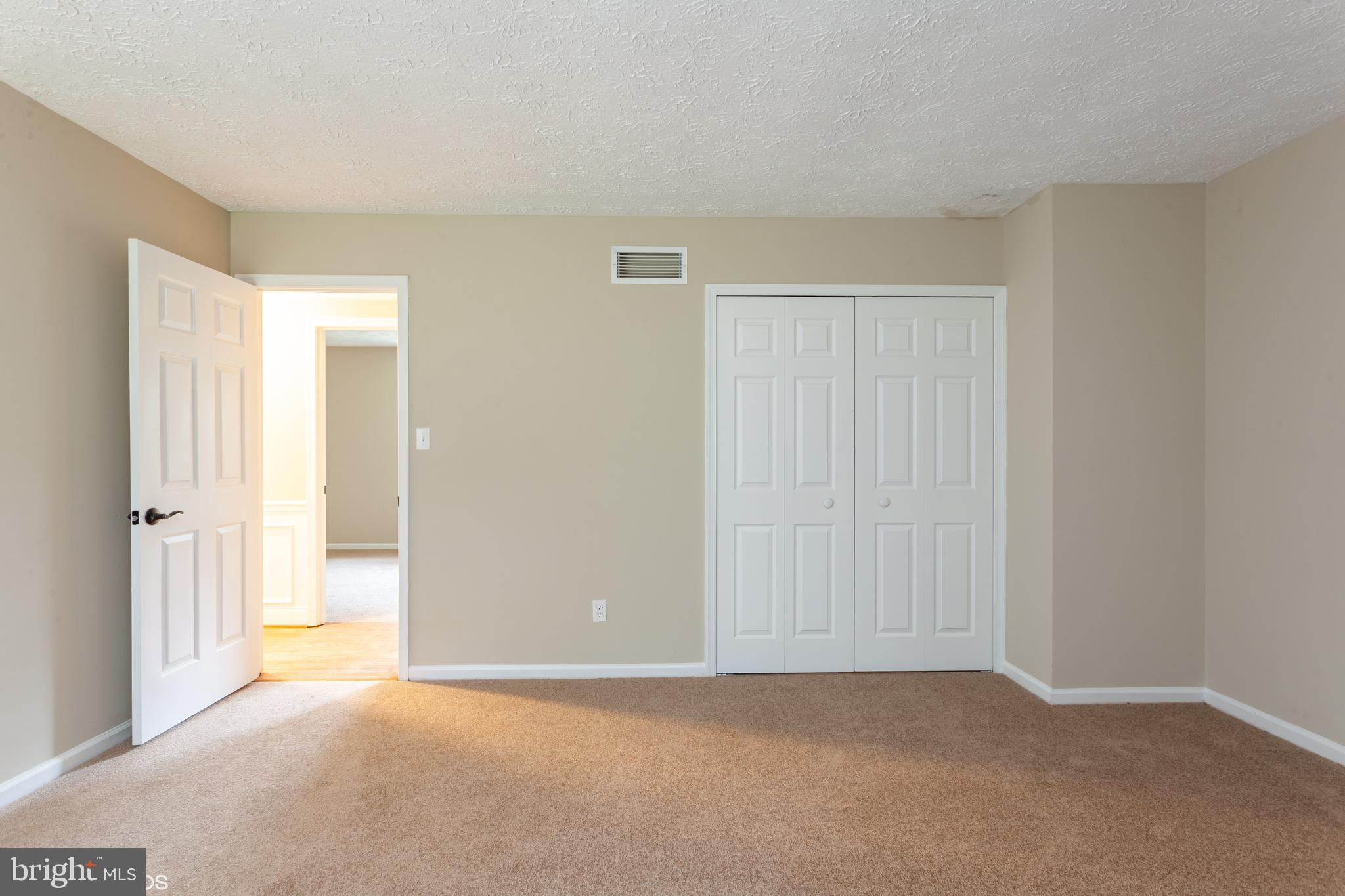 113 Susquehanna Road Delta, PA 17314 - Photo 5 of 25 Gallery Image 5