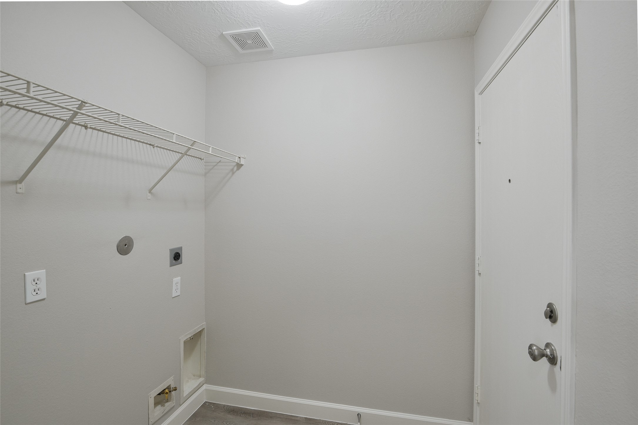 13027 Lark Point Court Houston, TX 77044 - Photo 4 of 29 a view of a room