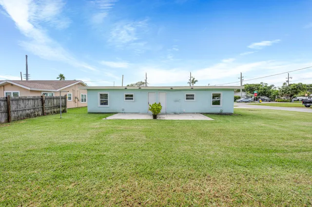 $2,200 | 1400 Binney Drive, Fort Pierce, FL 34949