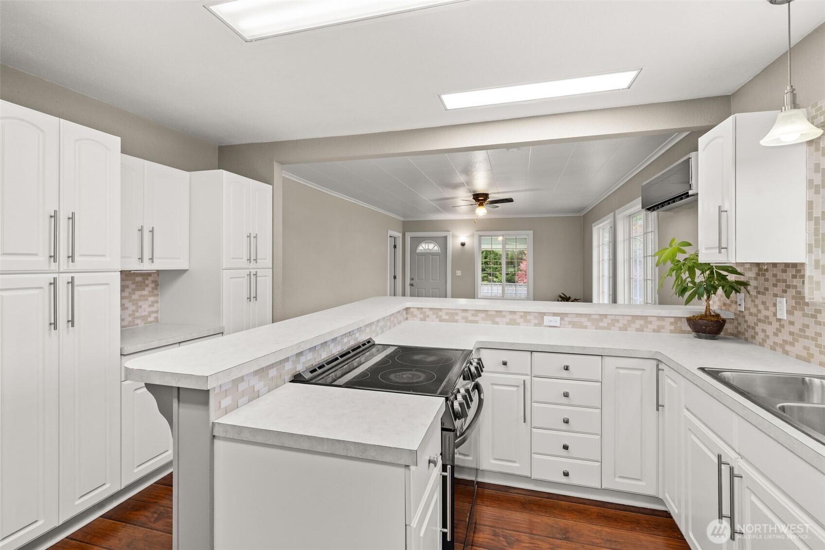 944 Willapa Road Raymond, WA 98577 - Photo 11 of 32 Gallery Image 11