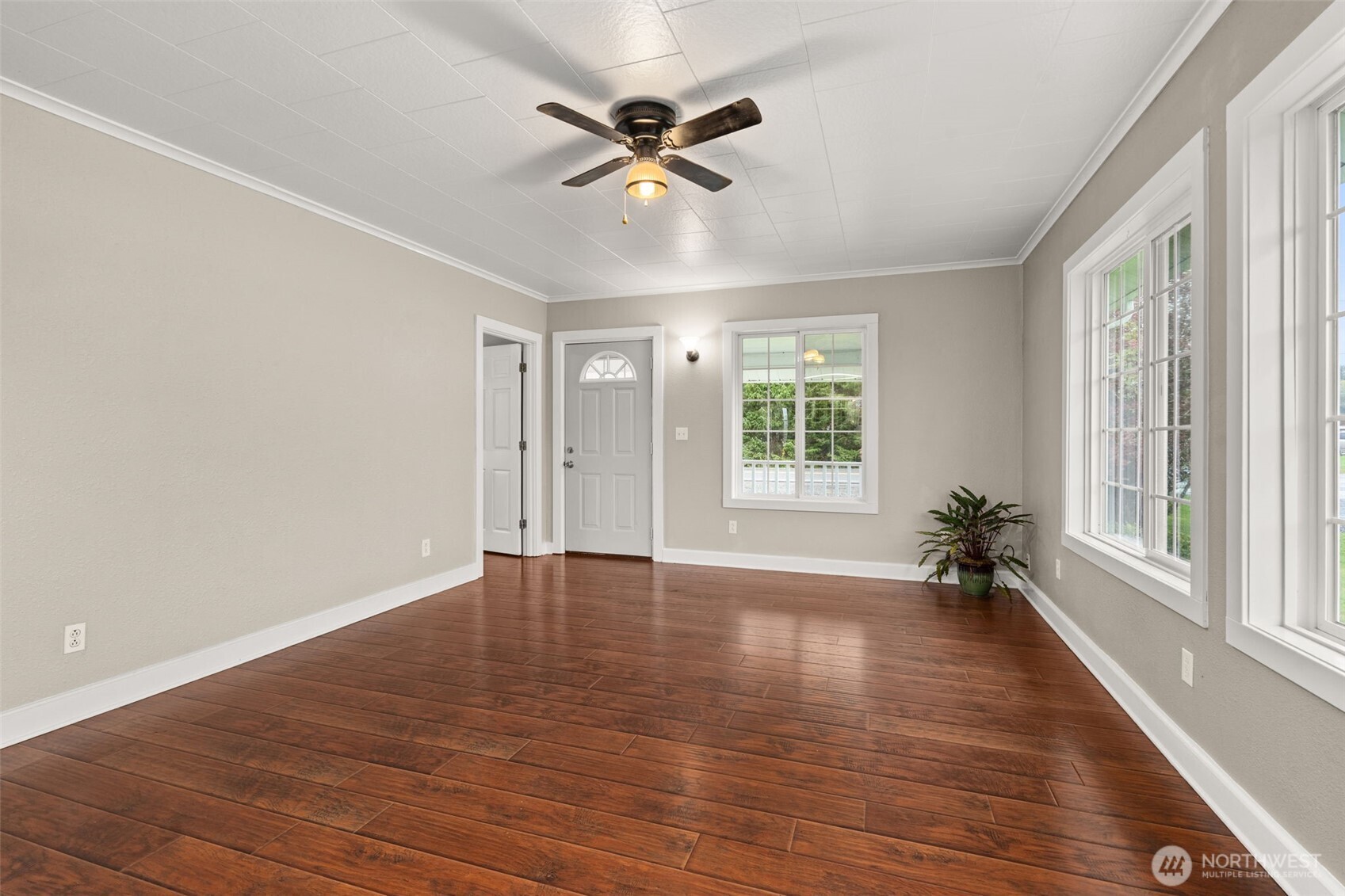 944 Willapa Road Raymond, WA 98577 - Photo 8 of 32 Gallery Image 8