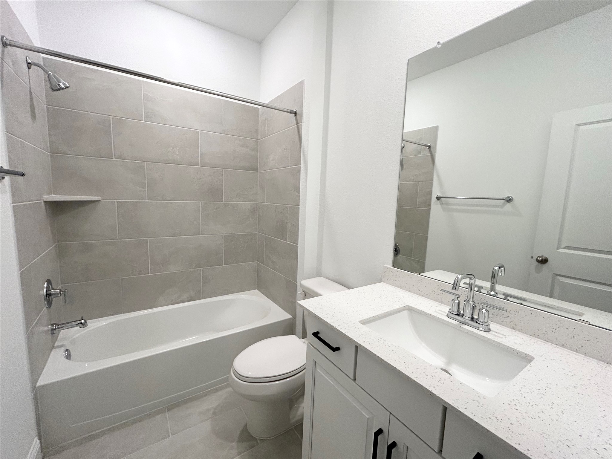 15310 Spanish Ranchos Way, Unit WAYS Cypress, TX 77433 - Photo 35 of 40 Upstairs full bath