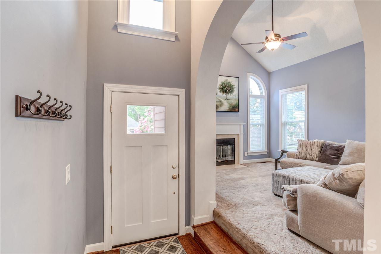 10032 Goodview Court Raleigh, NC 27613 - Photo 4 of 29