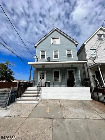 $1,900 | 909 Olive Street, Unit 2, Elizabeth, NJ 07201