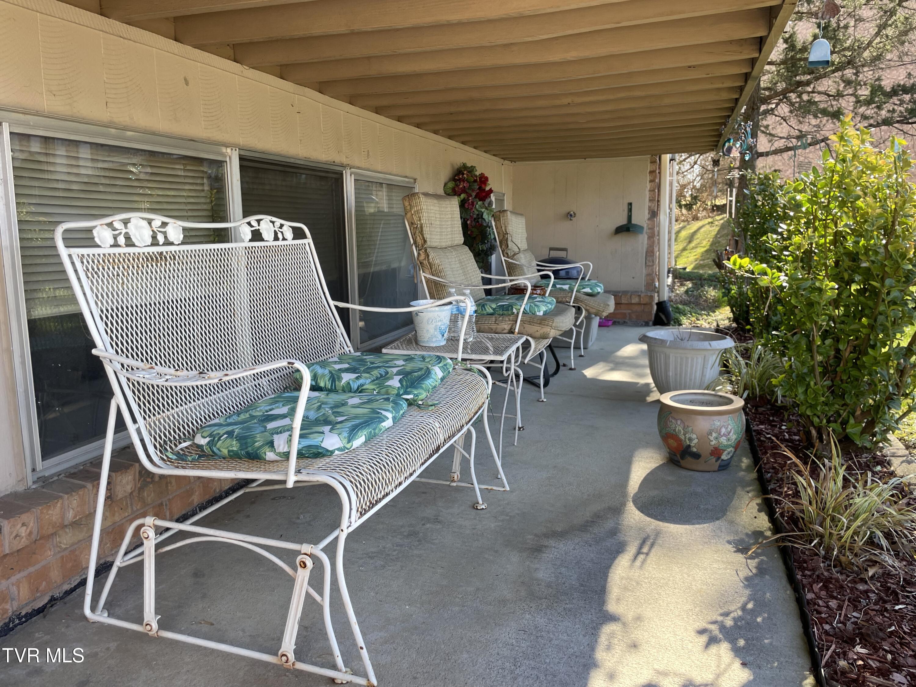 1225 Carriage Circle, Unit 101 Bristol, VA 24201 - Photo 13 of 13 IMG_4034