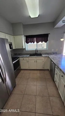 $1,995 | 18820 North 41st Drive, Glendale, AZ 85308