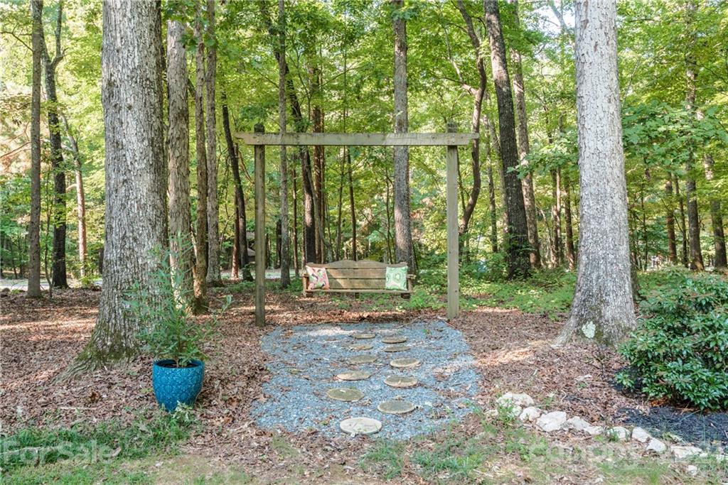 202 Raintree Drive Matthews, NC 28104 - Photo 38 of 41 Gallery Image 38
