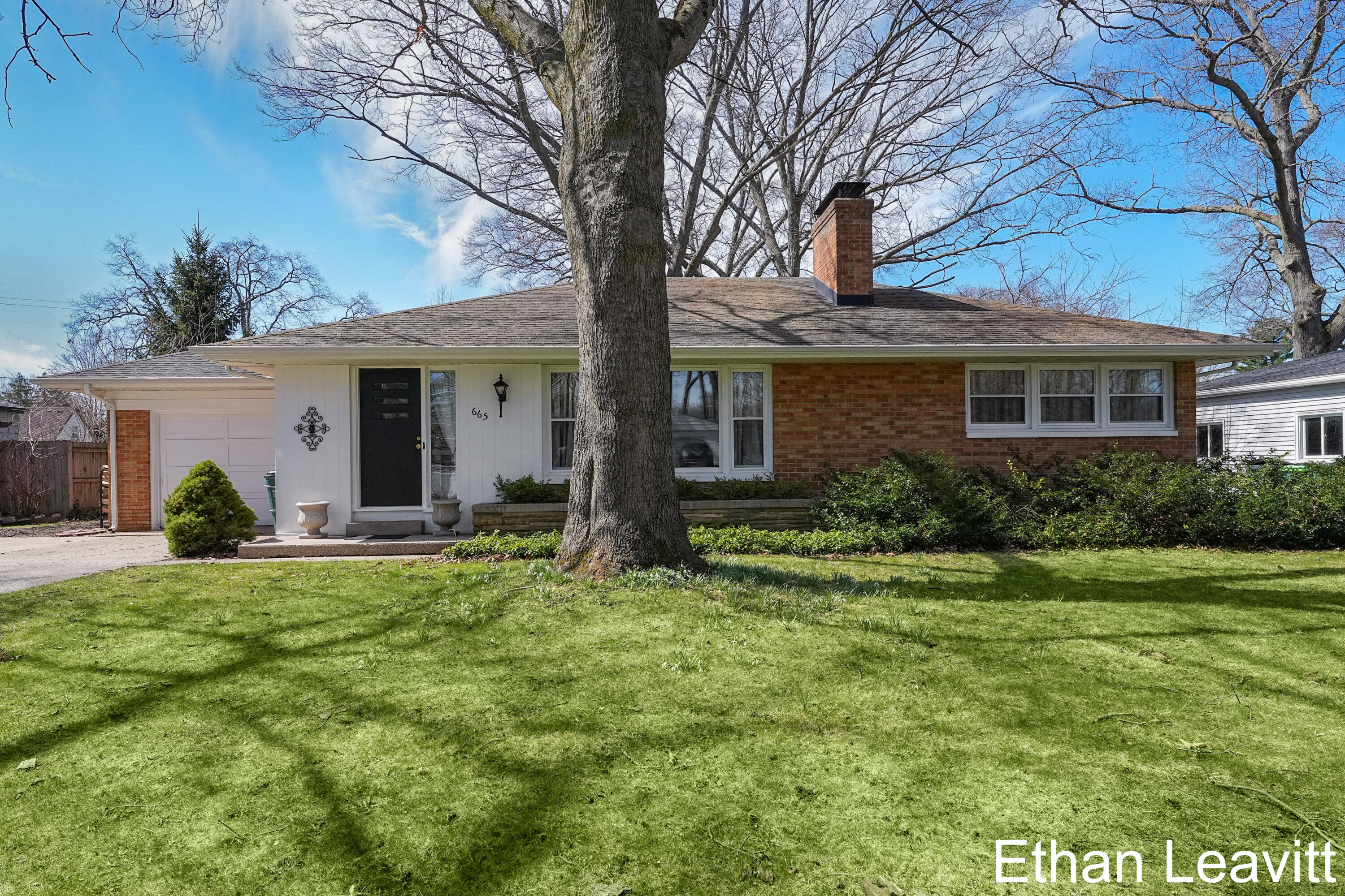 665 Garber Road North Muskegon, MI 49445 - Photo 2 of 47 DSC06059
