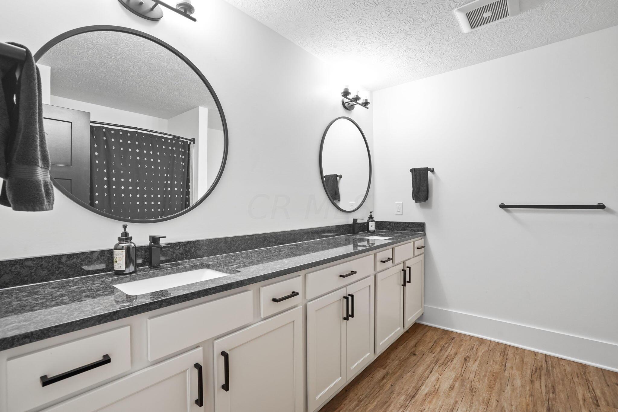 7790 Steitz Road Powell, OH 43065 - Photo 22 of 32 Full bathroom