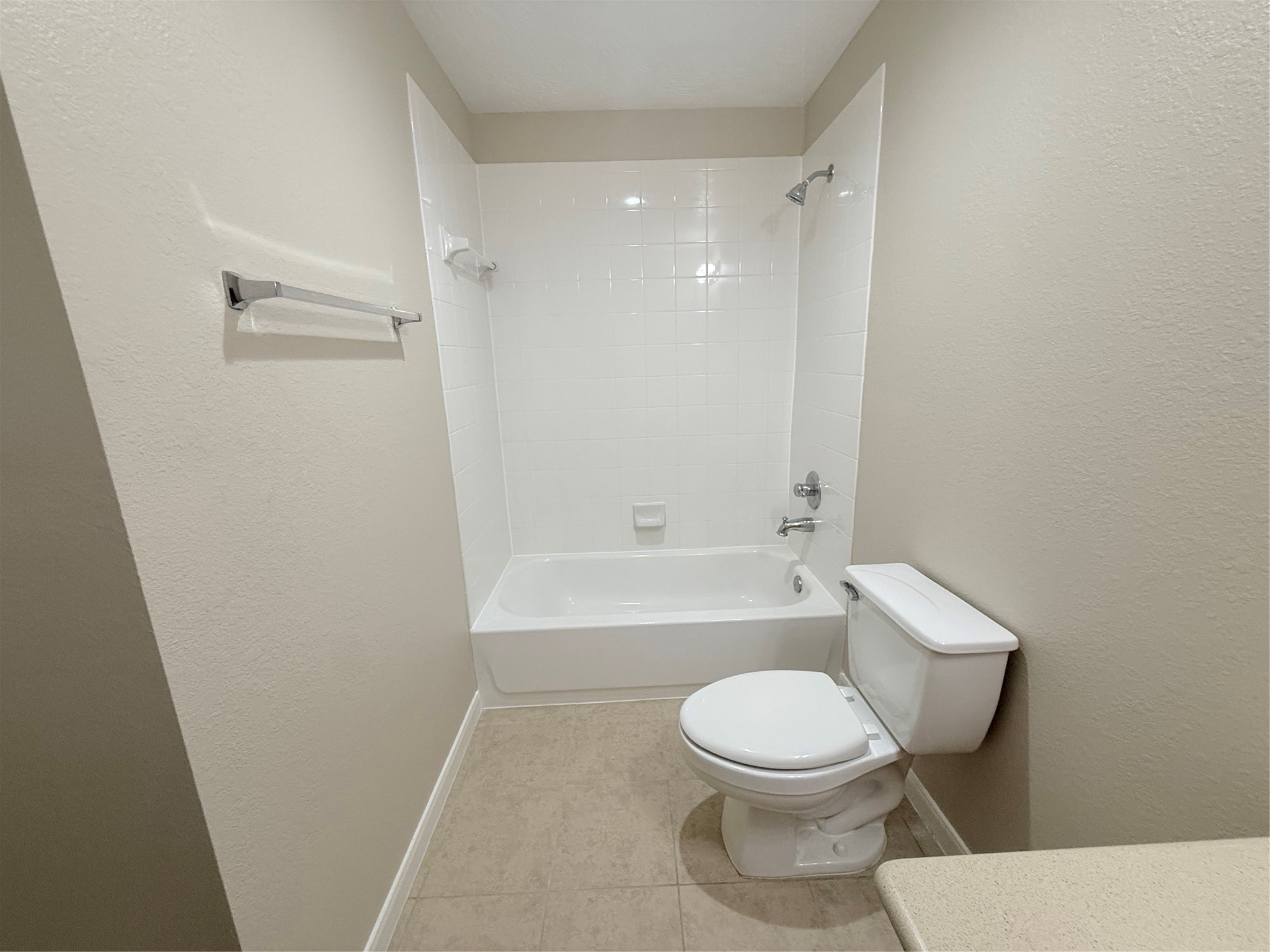 29225 Legends Valley Drive Spring, TX 77386 - Photo 25 of 30 29225 LEGENDS VALLEY DR - Secondary Bathroom