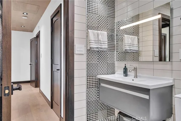 $1,229,000 | 430 Sonora Avenue, Glendale, CA 91201