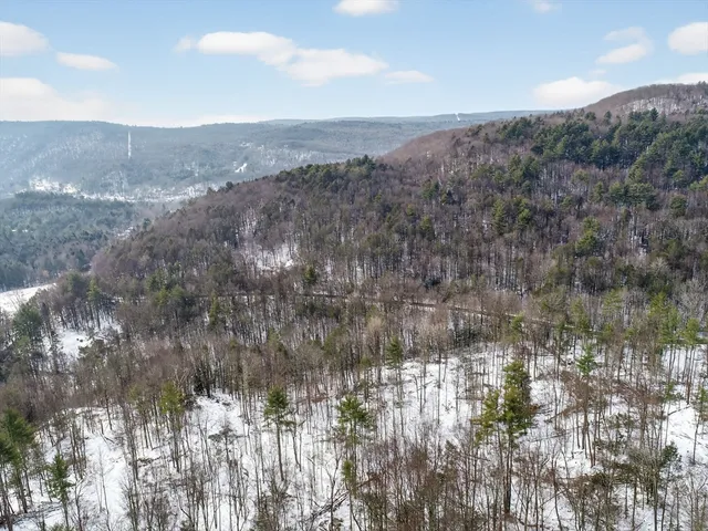 a picture of a bathroom