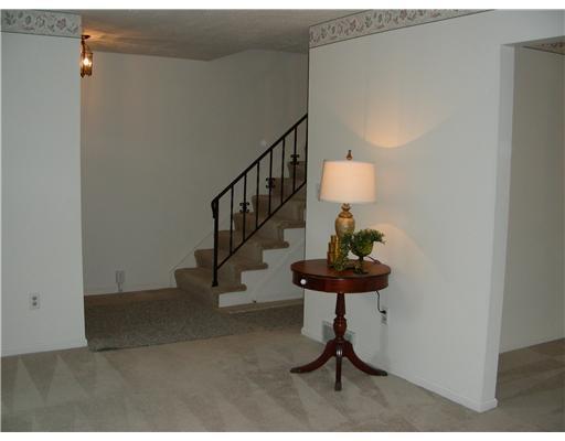 318 Windsor Ridge, Unit 16 New Castle, PA 16105 - Photo 12 of 14 Living Room.