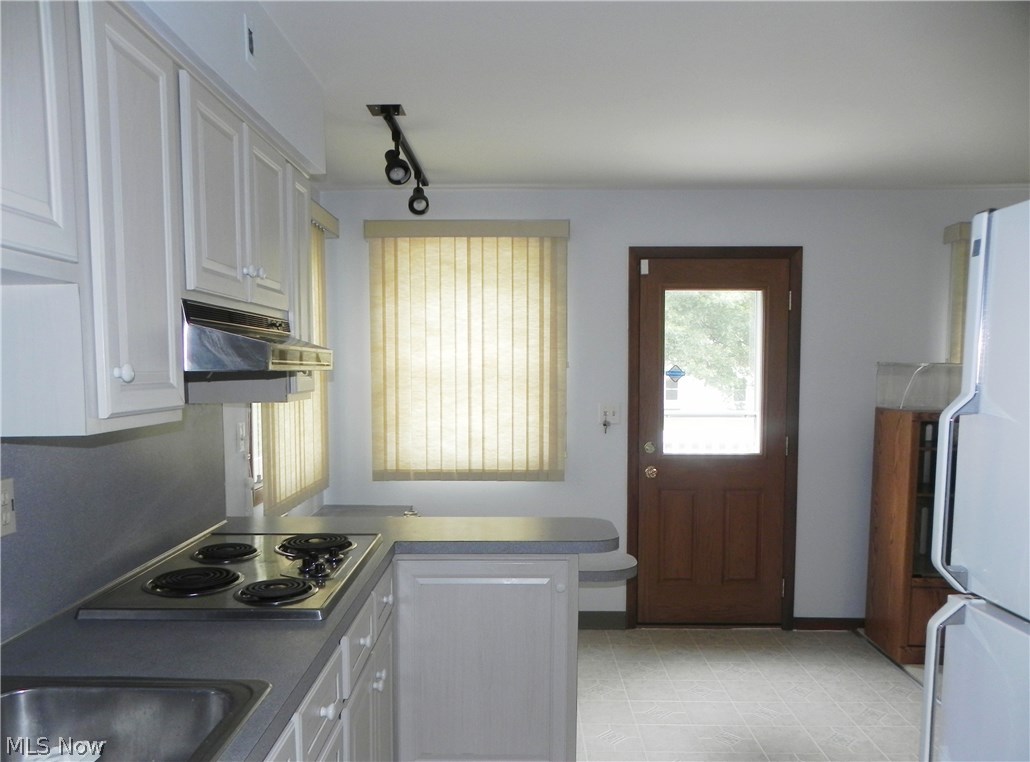 11561 Prospect Road Strongsville, OH 44149 - Photo 4 of 21 Gallery Image 4